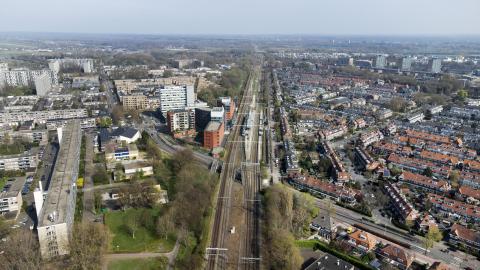 Uitzicht over Overvecht (links) en Noordoost (rechts)